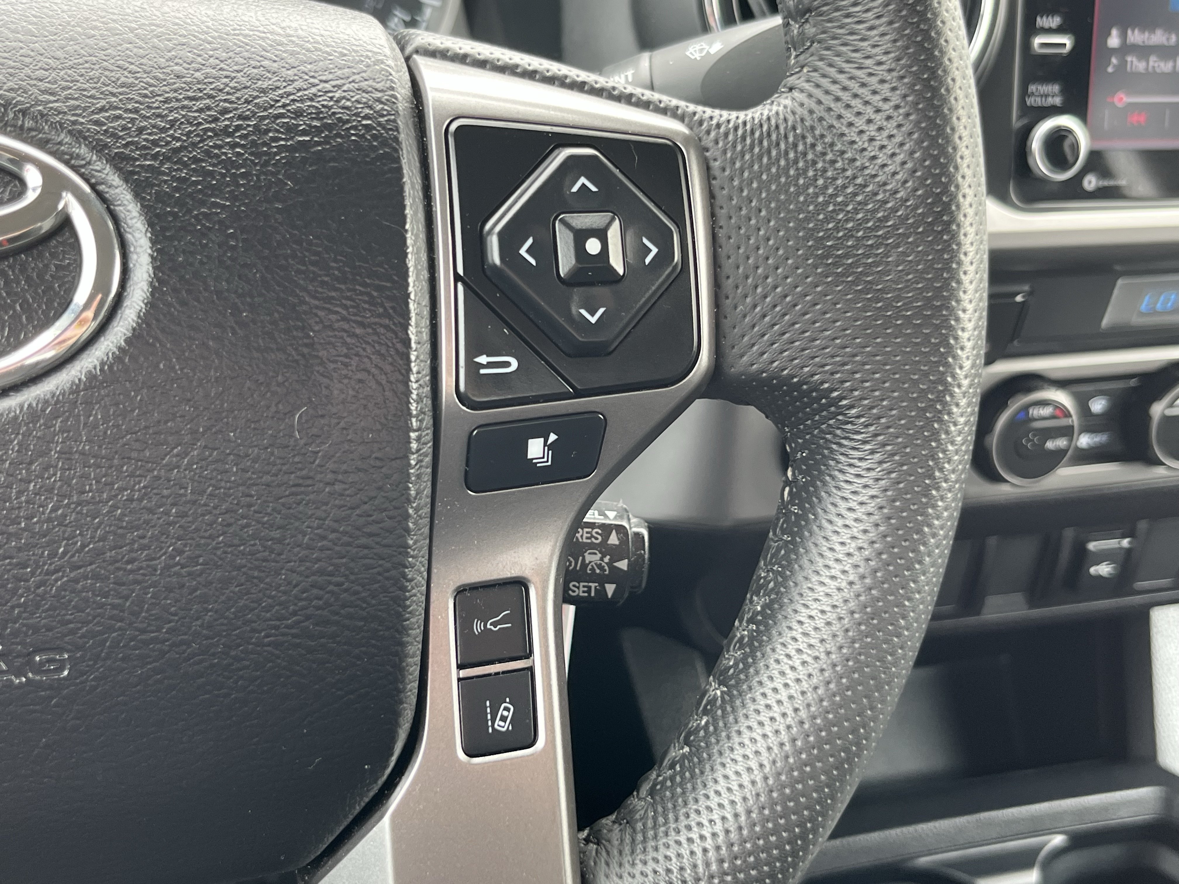 Used 2022 Toyota Tacoma SR5 AWD/4WD image 24