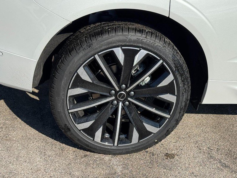 New 2026 Volvo XC60 B5 Ultra w/ Climate Package AWD/4WD image 4