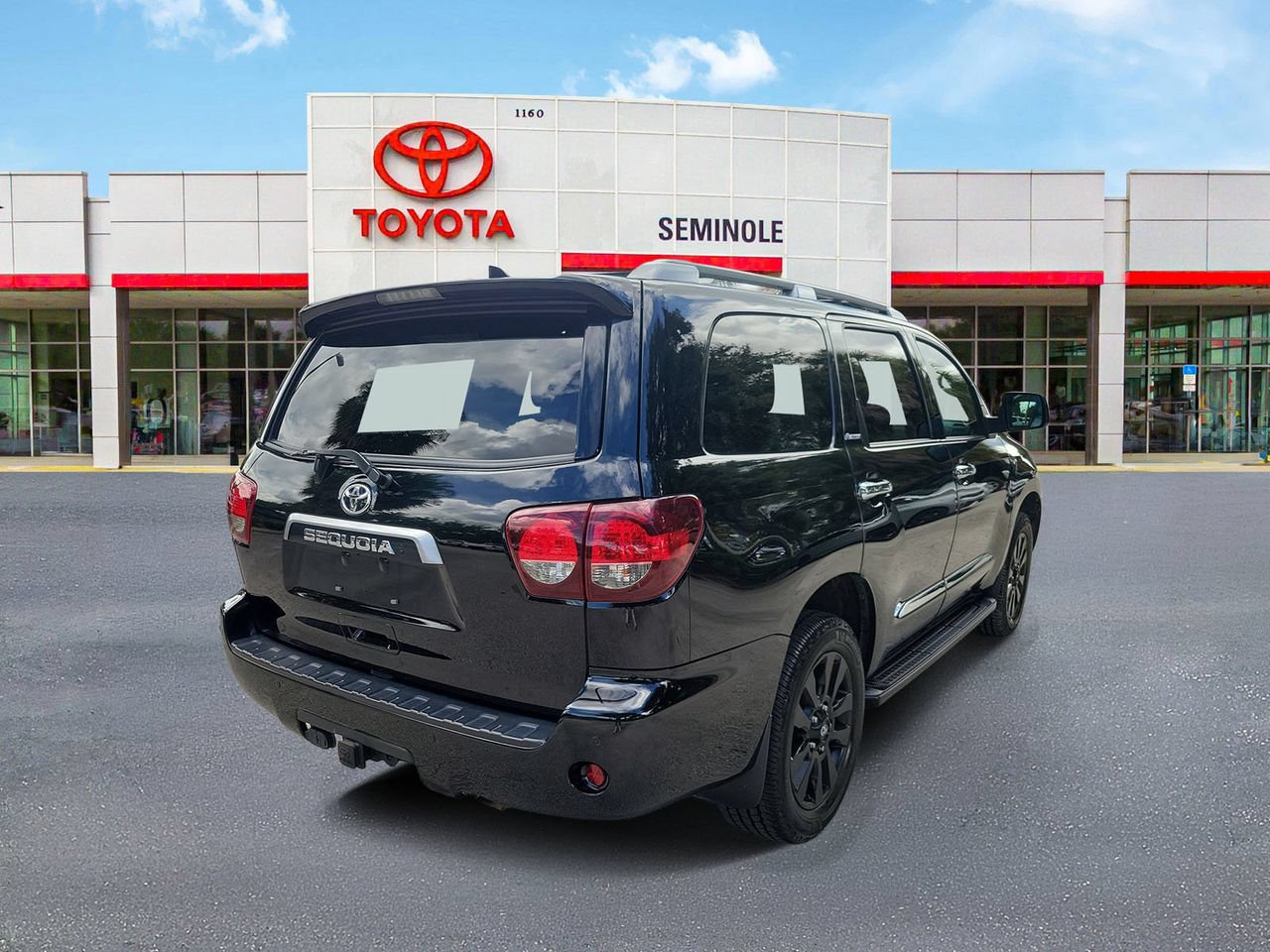 Used 2021 Toyota Sequoia Platinum AWD/4WD image 3