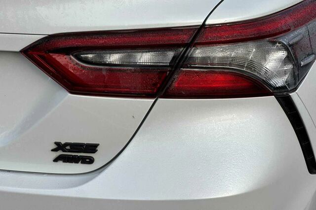 Used 2021 Toyota Camry XSE image 9