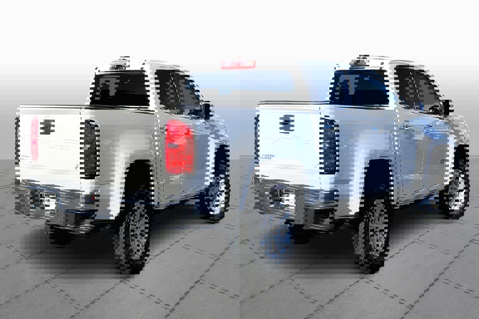 Used 2022 Chevrolet Colorado LT w/ Chrome Appearance Package image 12