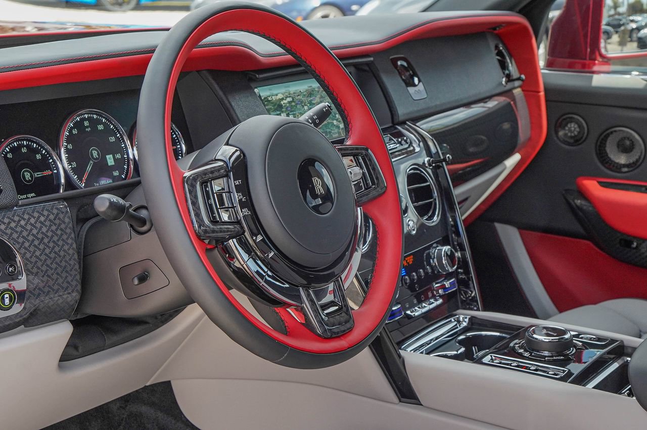 Certified 2024 Rolls-Royce Cullinan Black Badge w/ Dark Exterior Package AWD/4WD image 19