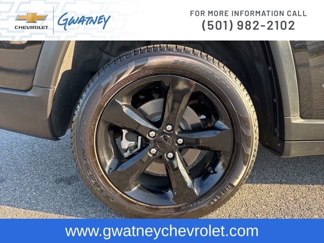 Used 2024 Jeep Grand Cherokee L Limited w/ Black Appearance Package image 11