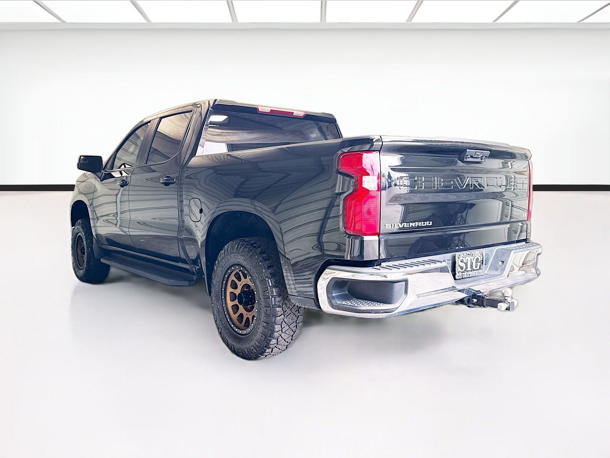 Used 2022 Chevrolet Silverado 1500 LT w/ Protection Package RWD image 6