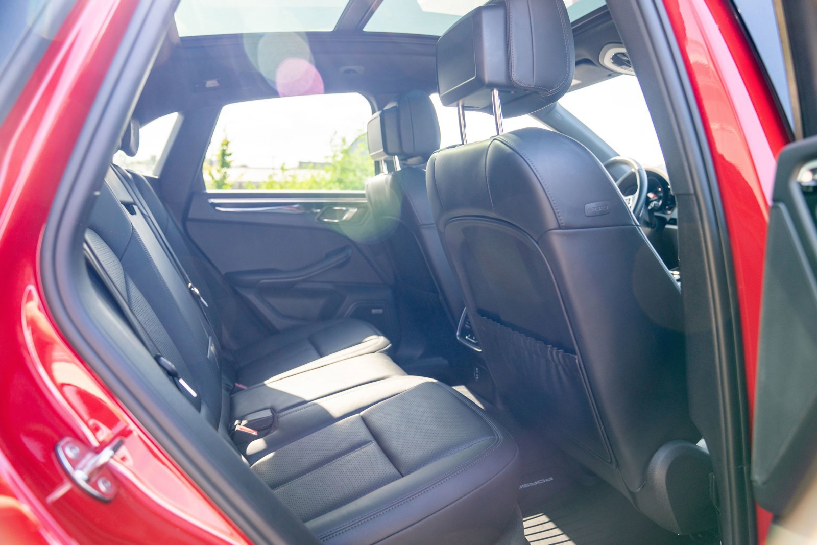 Certified 2023 Porsche Macan AWD/4WD image 25