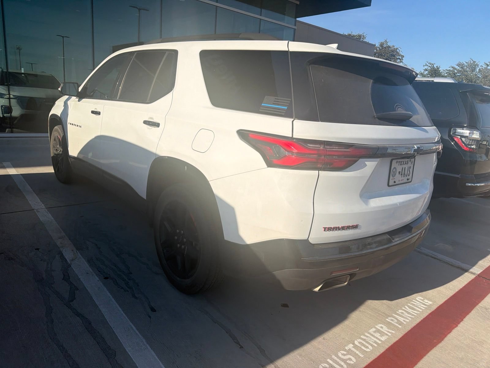 Used 2023 Chevrolet Traverse Premier w/ Redline Edition FWD image 7