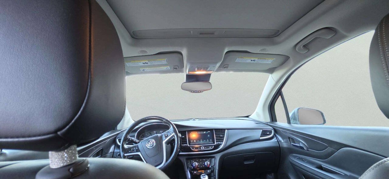Used 2019 Buick Encore Essence w/ Experience Buick Package FWD image 9
