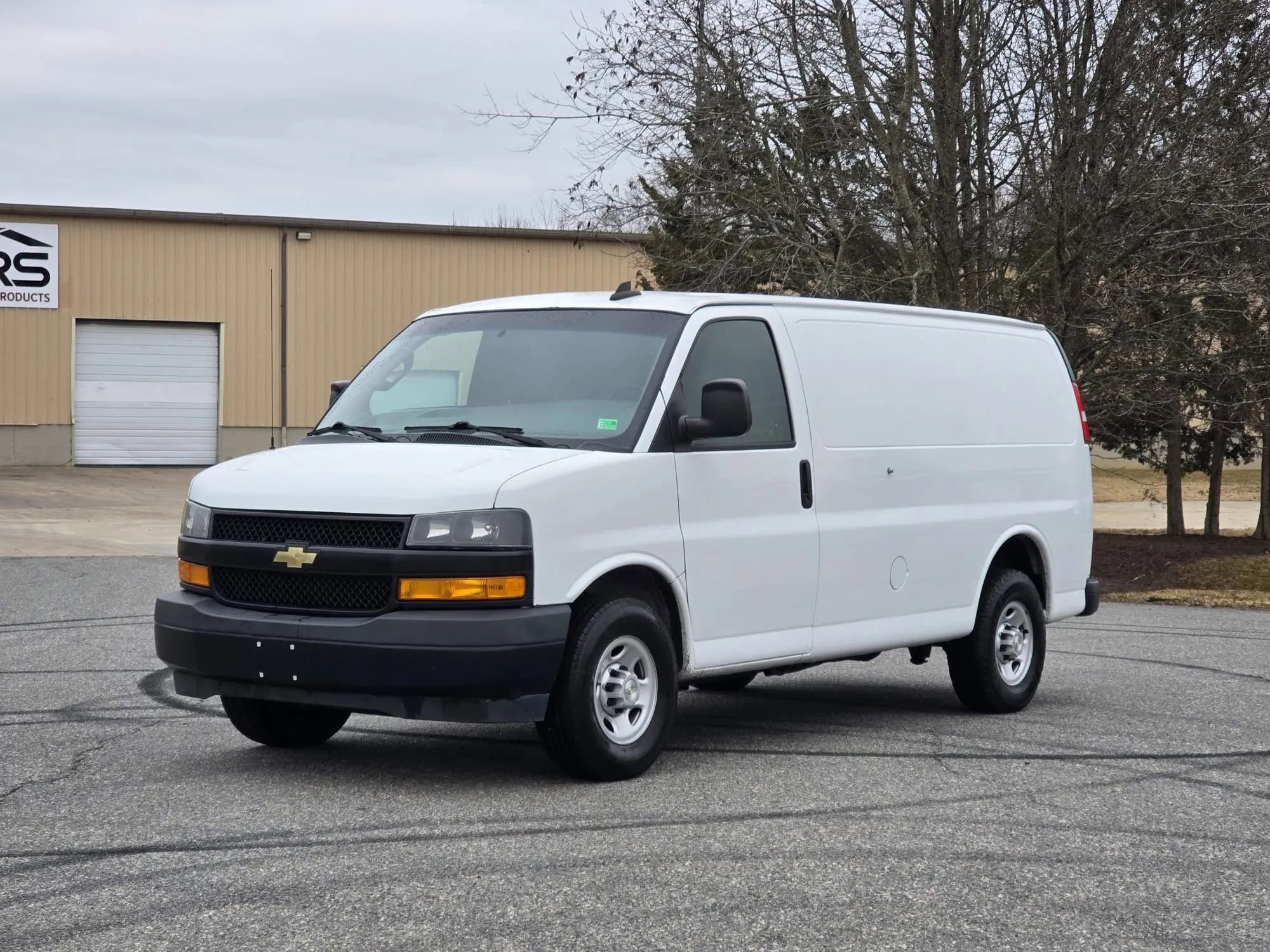 Used 2020 Chevrolet Express 2500 w/ Driver Convenience Package image 7