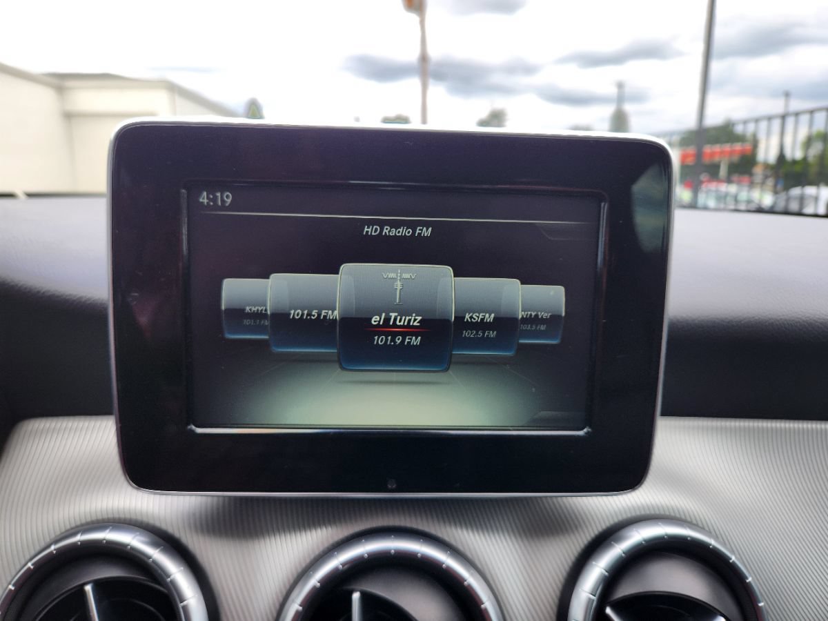 Used 2015 Mercedes-Benz CLA 250 image 16