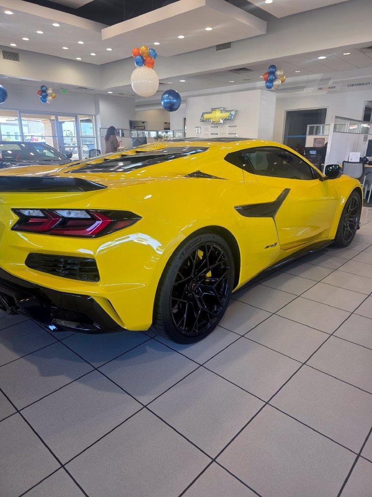 Used 2026 Chevrolet Corvette ZR1 w/ Stealth Interior Trim Package RWD image 3
