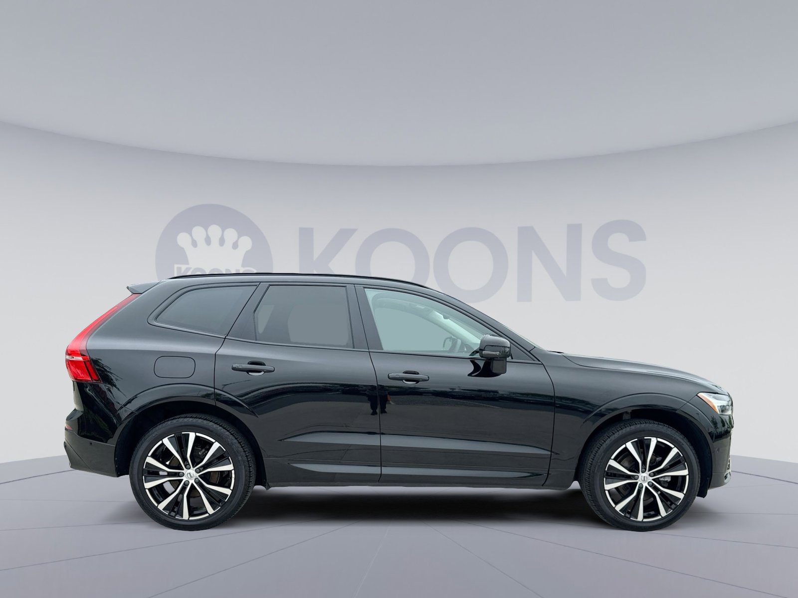 Certified 2024 Volvo XC60 B5 Plus w/ Protection Package Premier AWD/4WD image 8