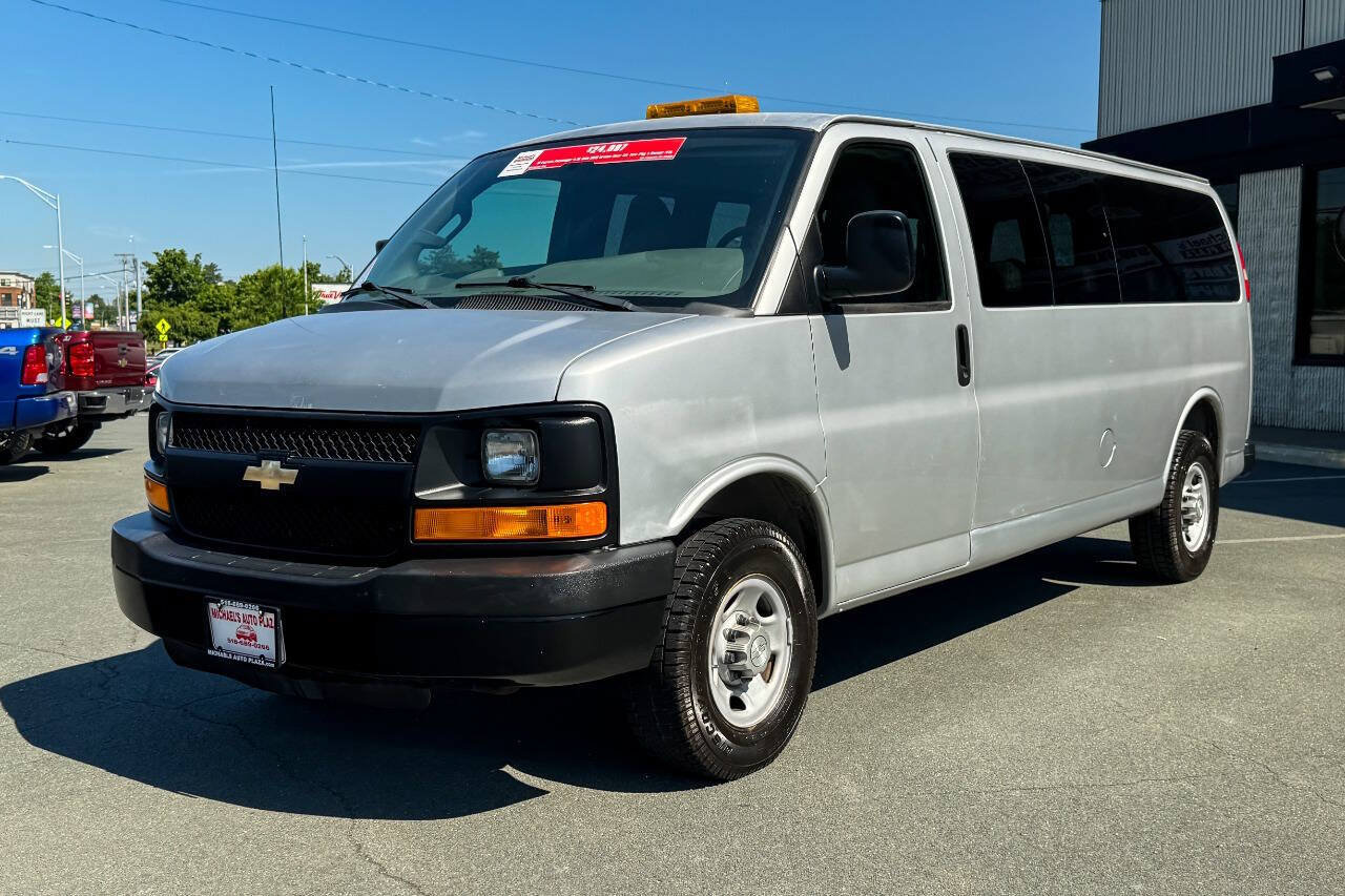 Used 2016 Chevrolet Express 3500 LS RWD image 8