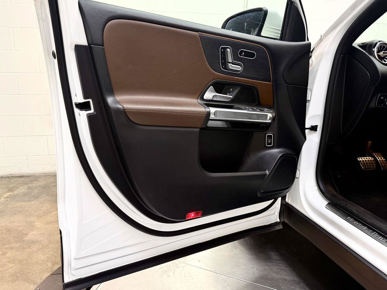Used 2021 Mercedes-Benz GLB 250 image 12