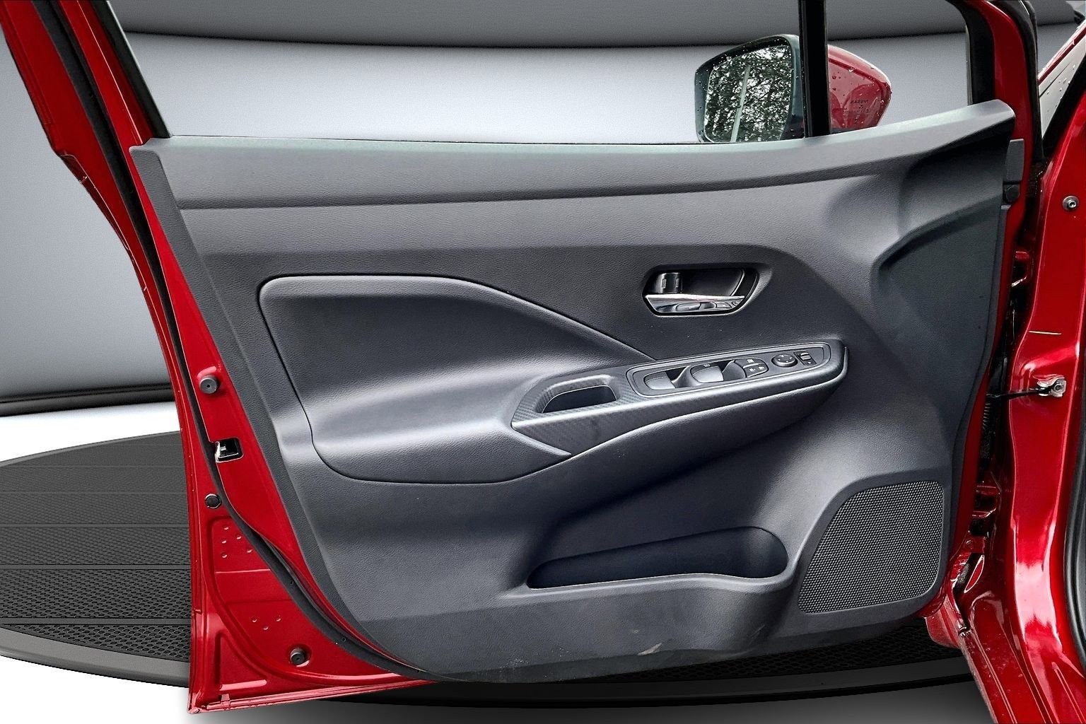 Used 2025 Nissan Versa SV w/ Trunk Package image 10