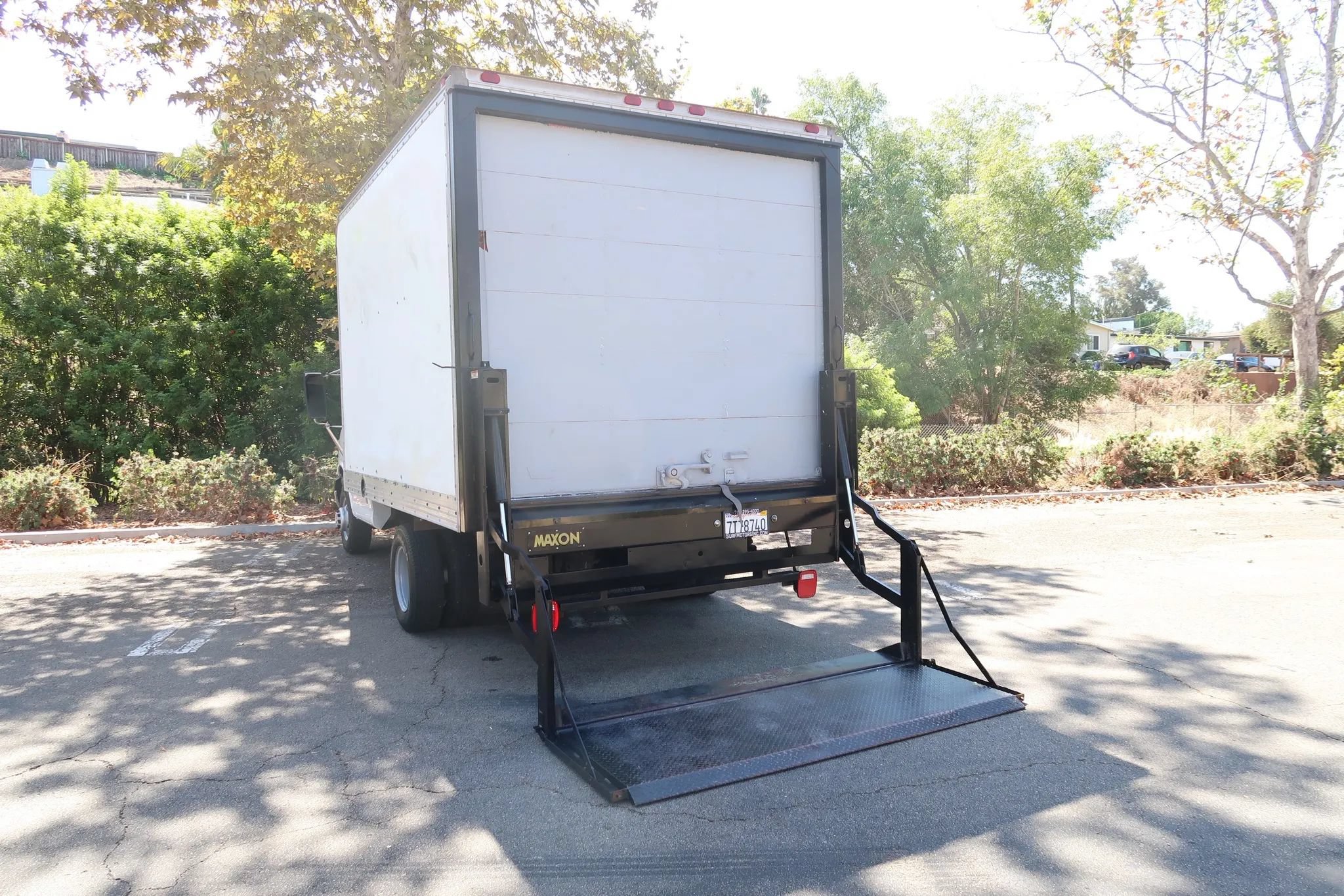 Used 2004 Chevrolet Express 3500 w/ Chrome Appearance Package RWD image 16