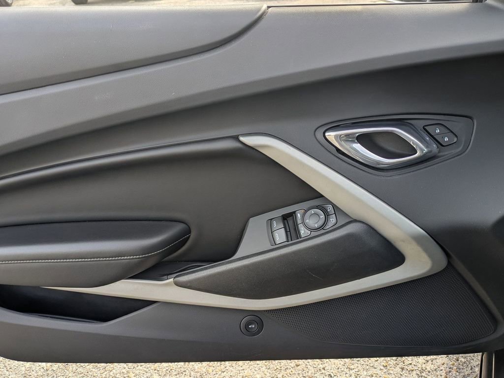 Used 2017 Chevrolet Camaro SS image 12