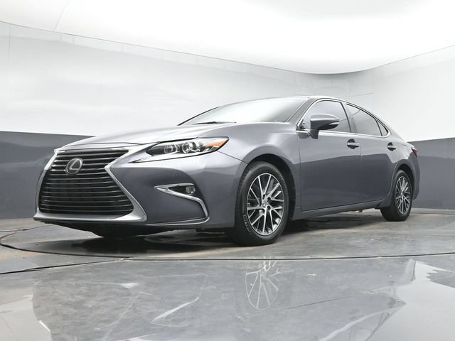 Used 2016 Lexus ES 350 w/ Luxury Package w/Wood Trim FWD image 38