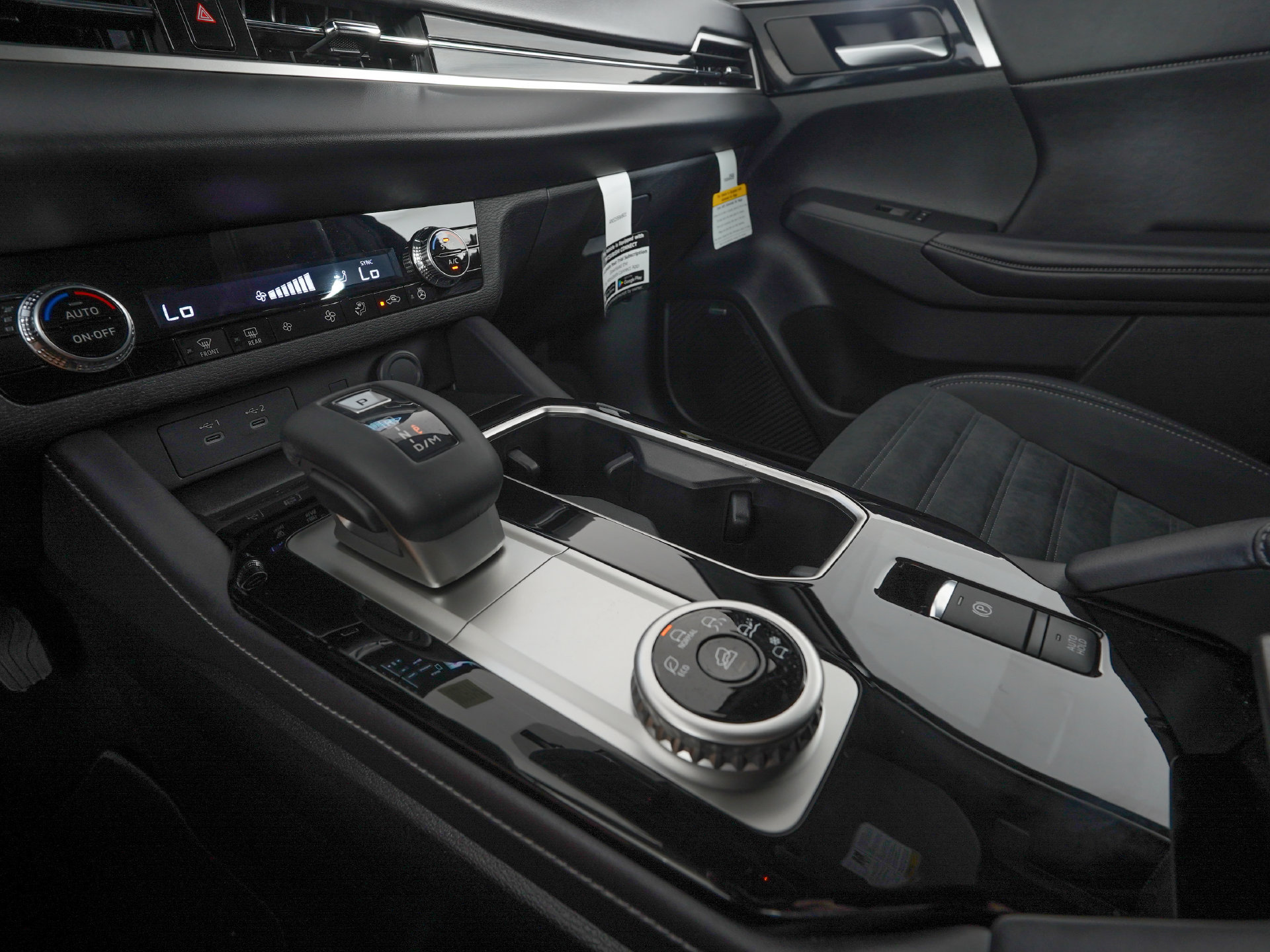 New 2026 Mitsubishi Outlander LE FWD image 14