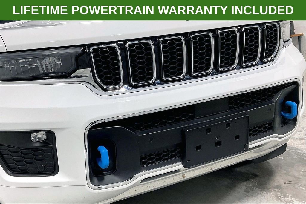 Used 2024 Jeep Grand Cherokee Overland w/ Luxury Tech Group IV AWD/4WD image 38