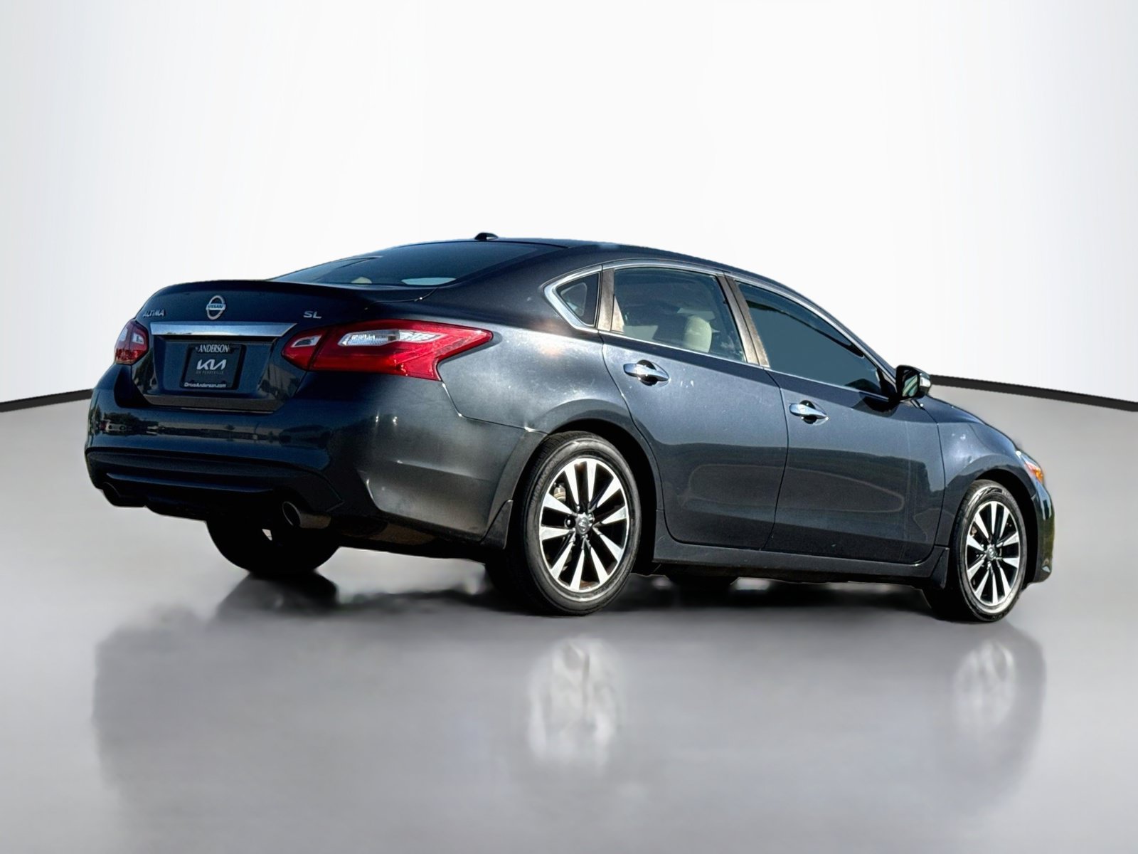Used 2016 Nissan Altima 2.5 SL w/ 2.5 Technology Package FWD image 7