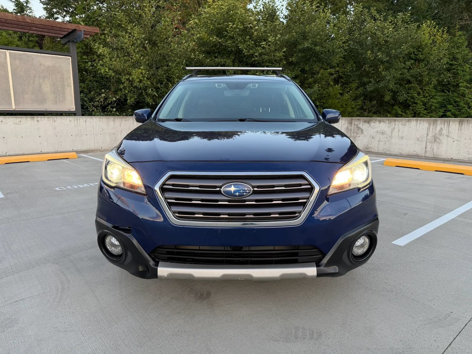Used 2017 Subaru Outback 3.6R Touring w/ Popular Package #5A AWD/4WD image 6