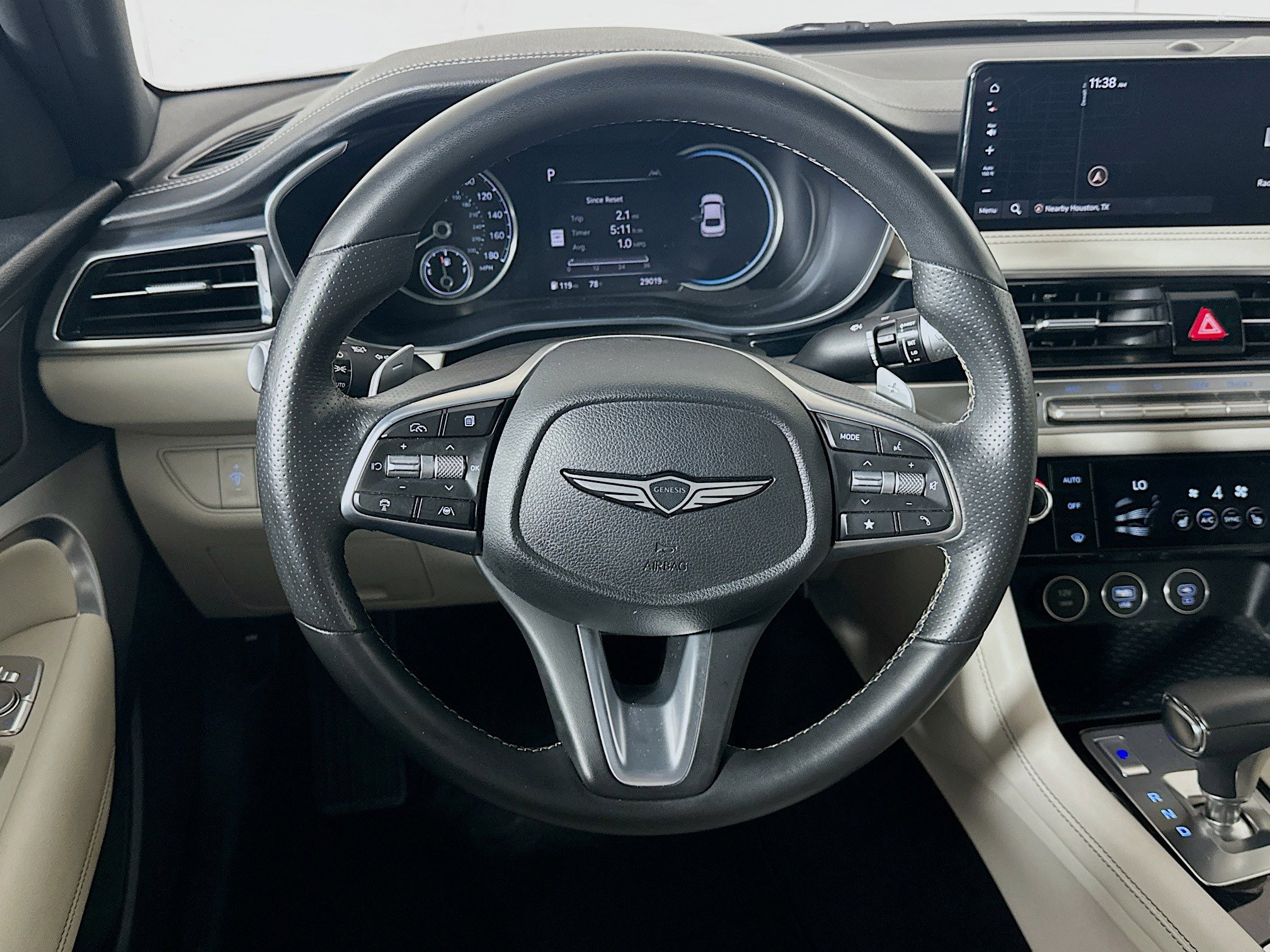 Used 2025 Genesis G70 2.5T RWD image 18
