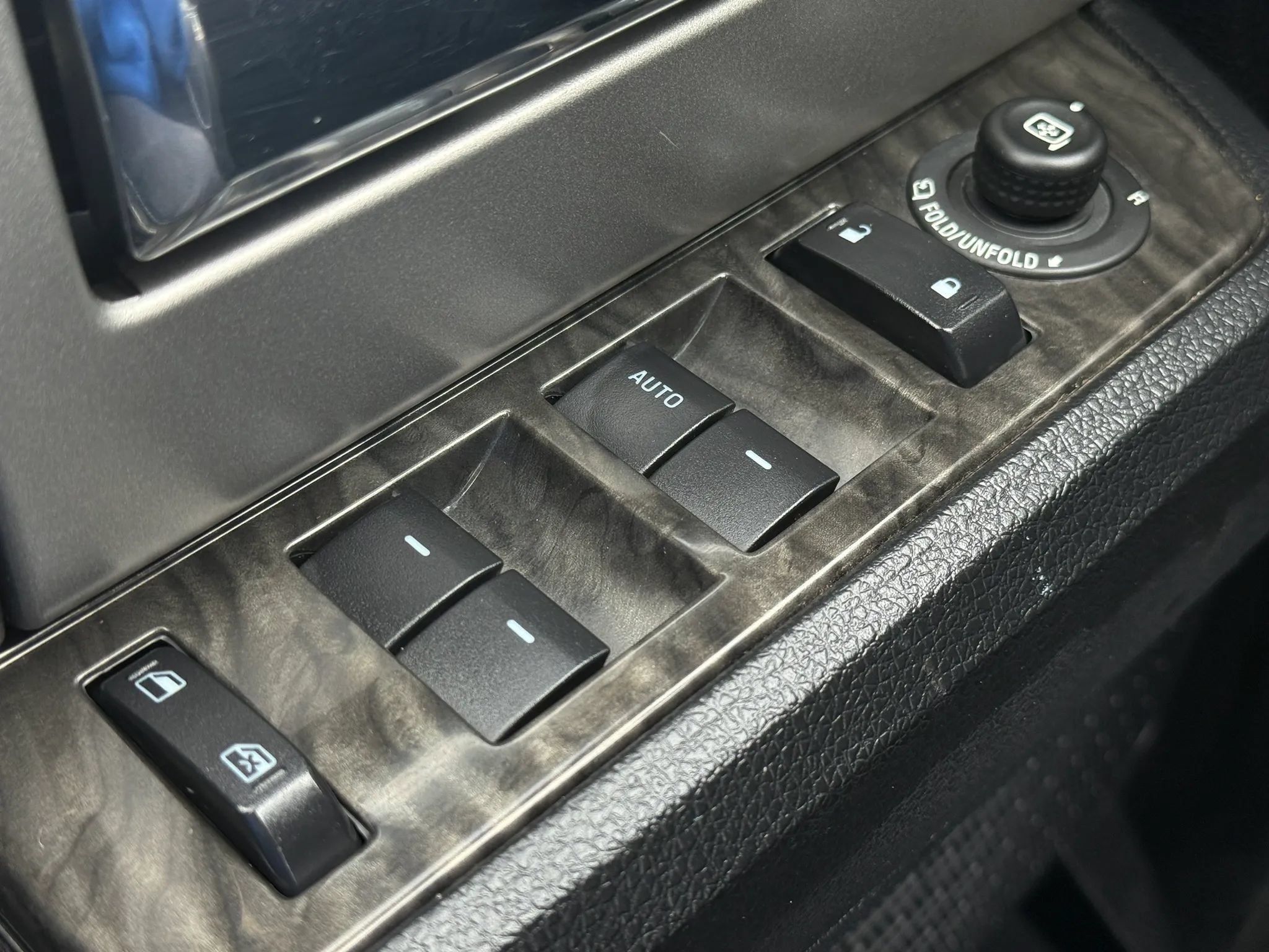 Used 2015 Ford Expedition EL Limited w/ Equipment Group 301A AWD/4WD image 25