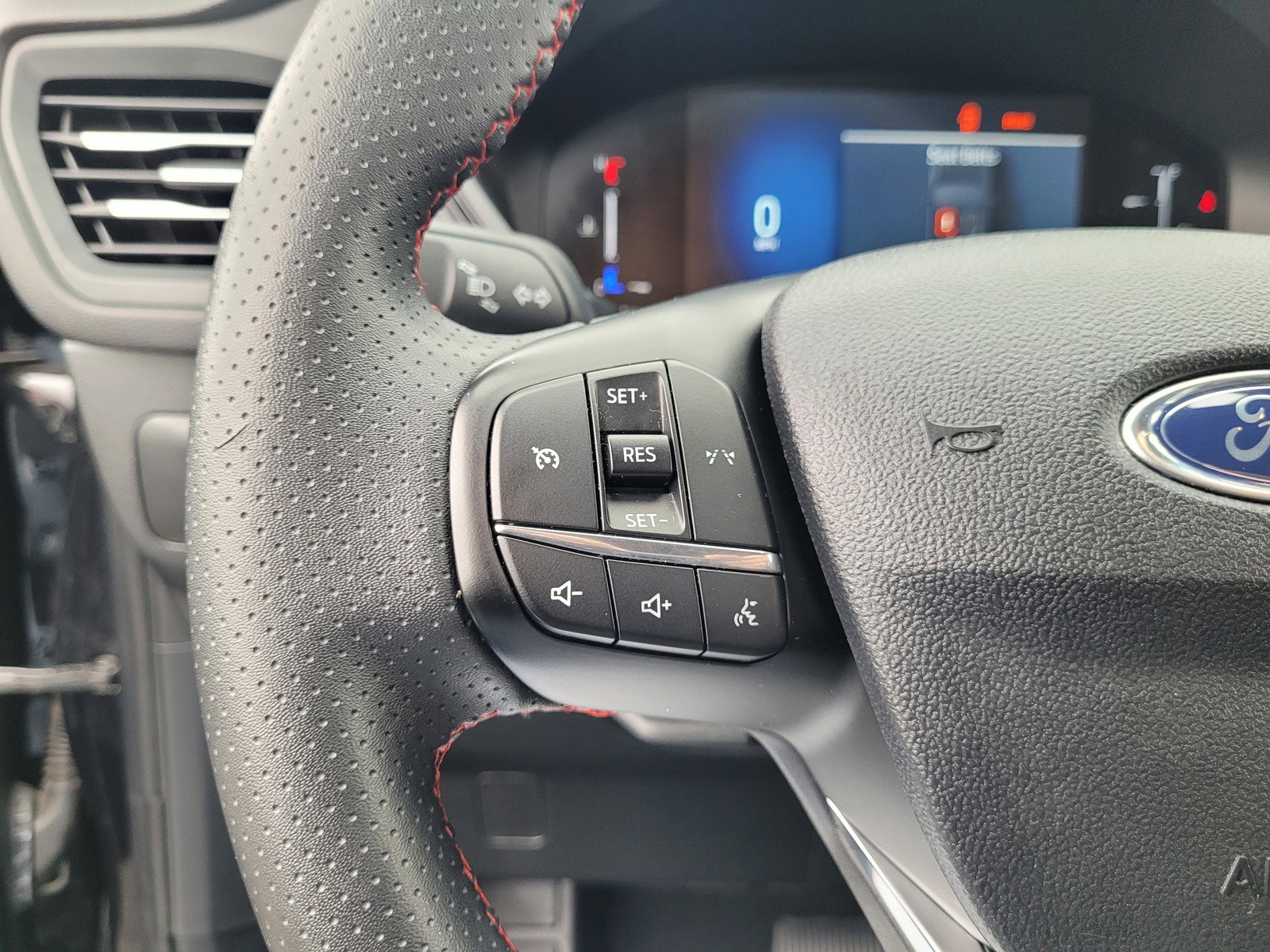 Used 2025 Ford Escape ST-Line AWD/4WD image 21