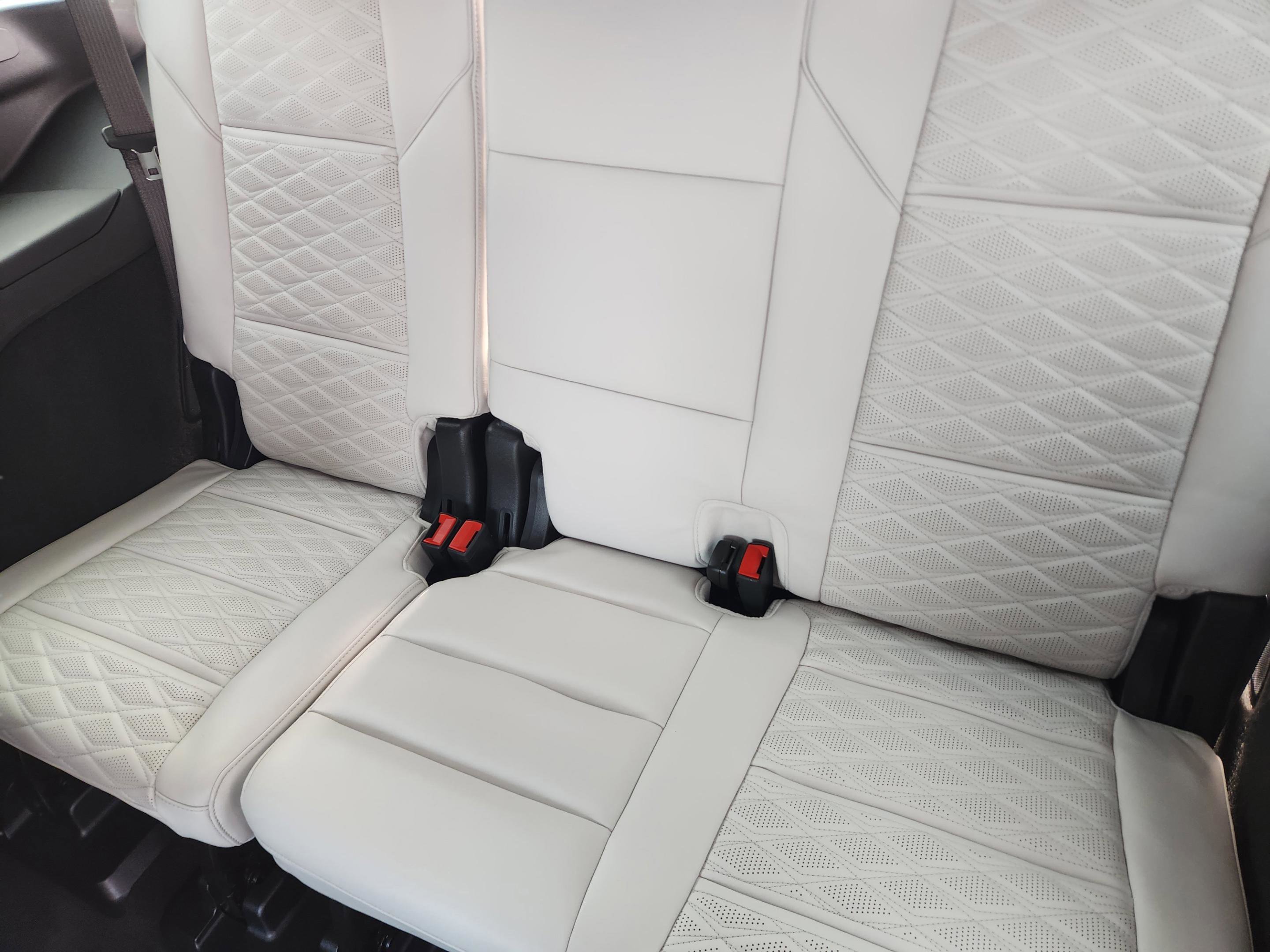 Used 2025 Cadillac Escalade Sport Platinum w/ LPO, Floor Liner Package image 34