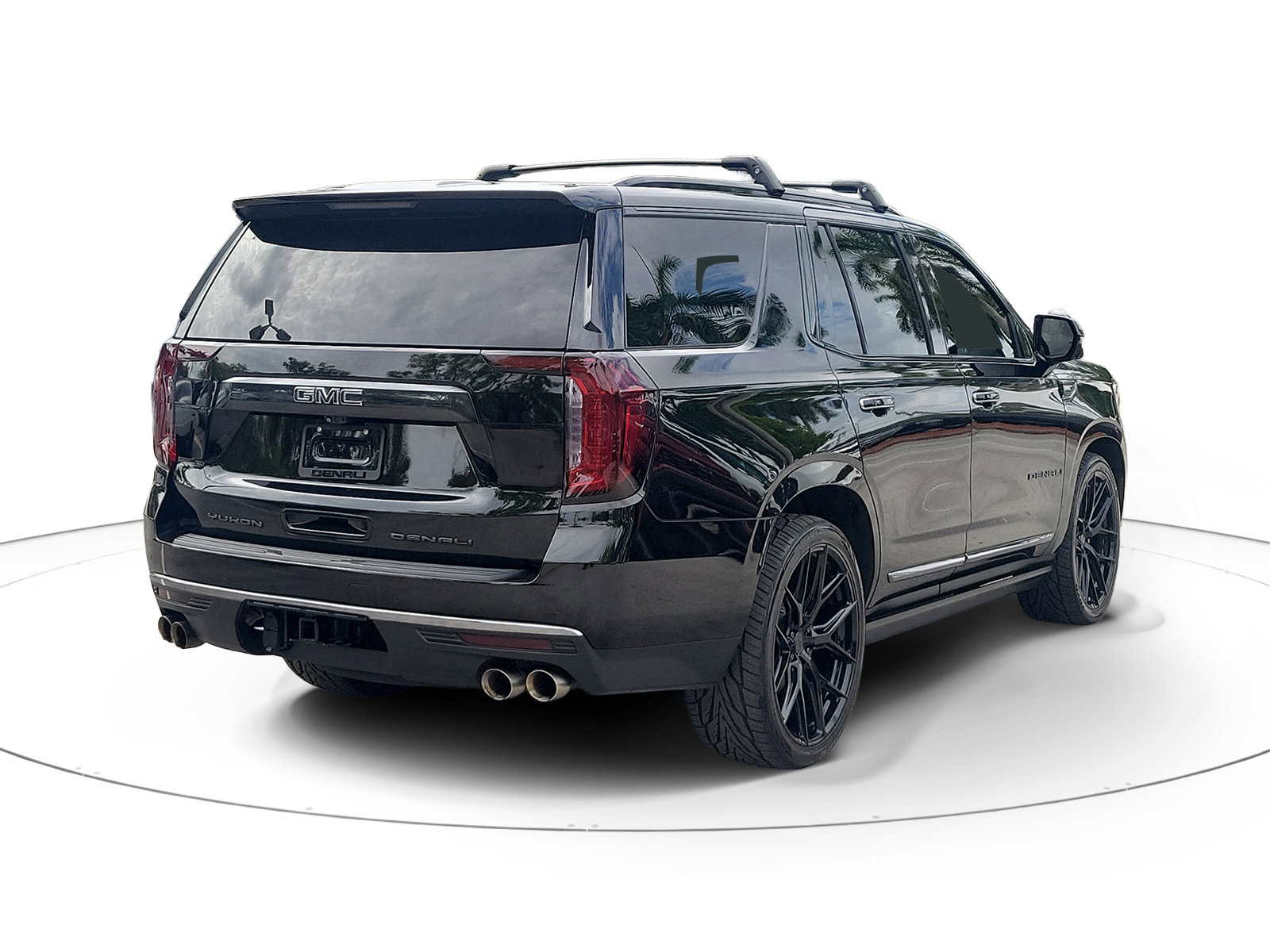 Used 2024 GMC Yukon Denali Ultimate AWD/4WD image 4