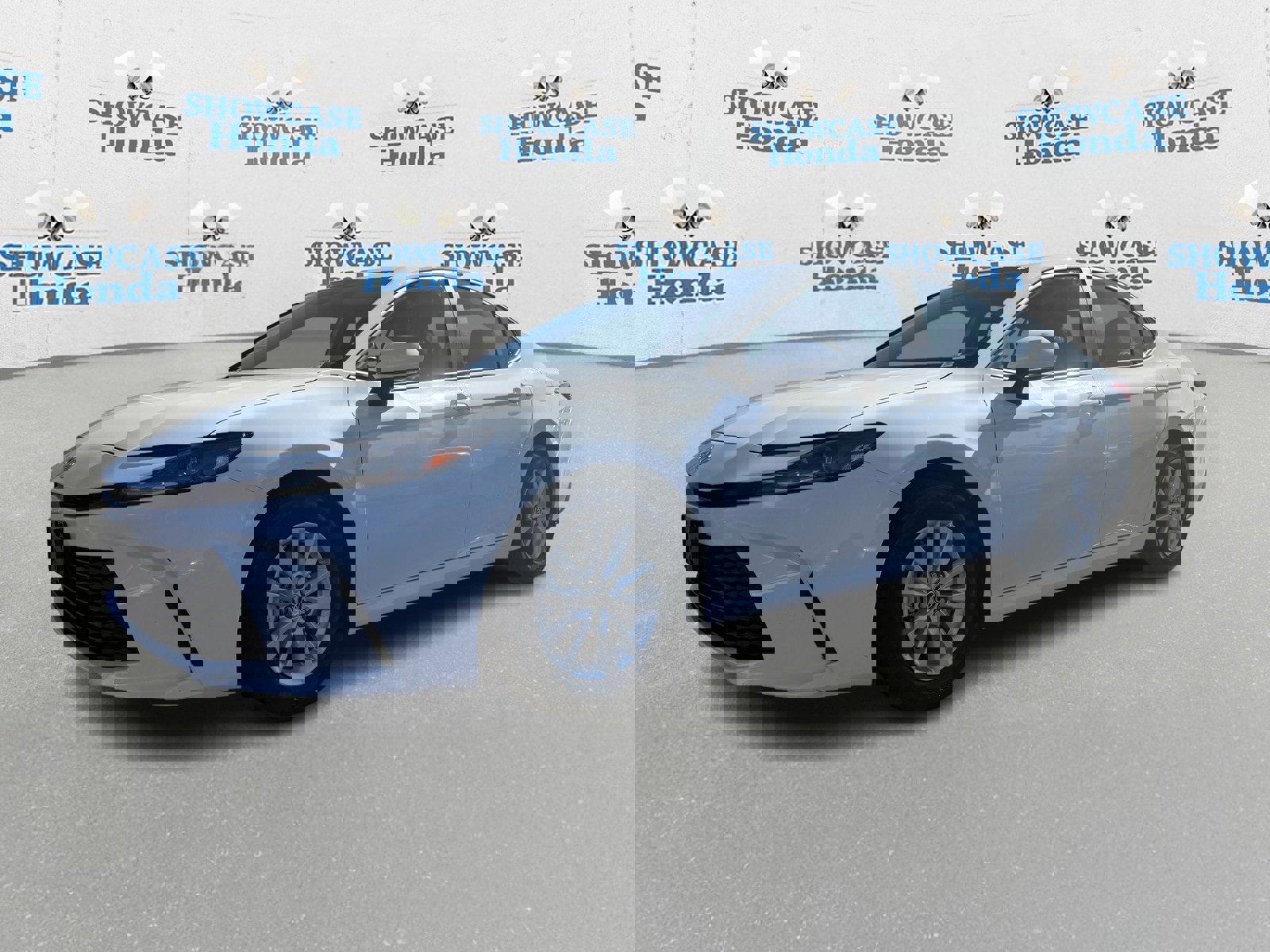 Used 2025 Toyota Camry Hybrid image 2