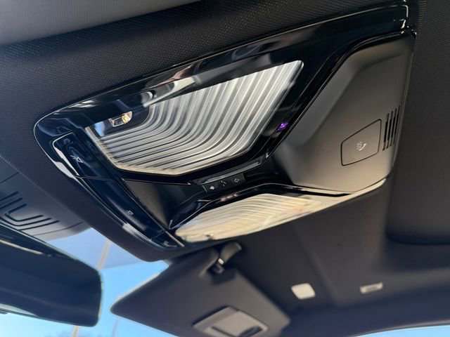 Used 2023 BMW 430i xDrive Coupe w/ M Sport Package image 31