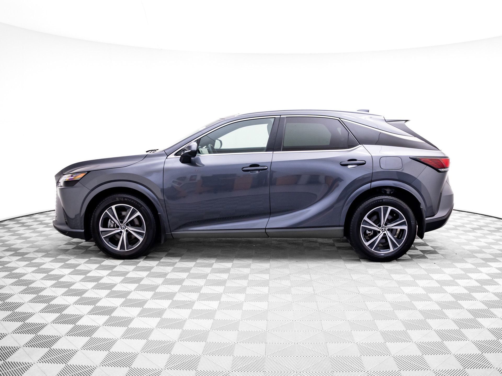 Used 2024 Lexus RX 350 Premium w/ Accessory Package (Z1) AWD/4WD image 2
