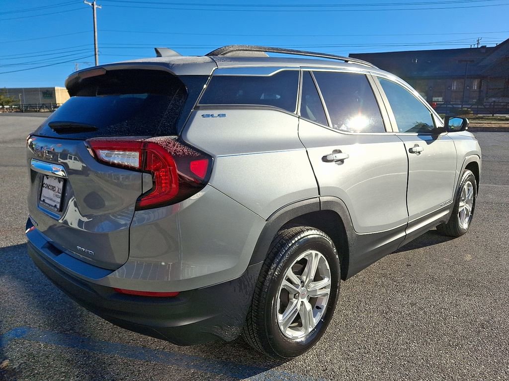 Used 2023 GMC Terrain SLE w/ Driver Convenience Package image 6