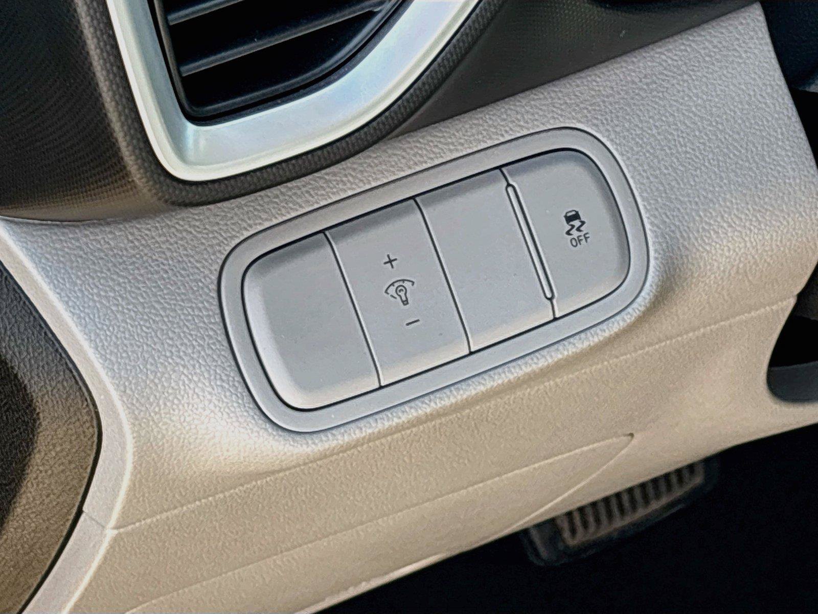 Certified 2025 Hyundai Venue SEL FWD image 14