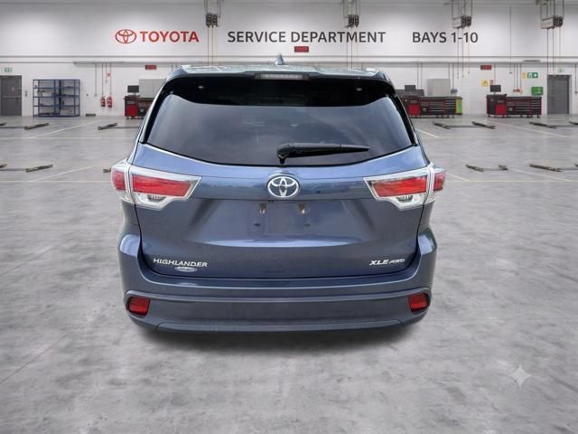Used 2015 Toyota Highlander XLE AWD/4WD image 9