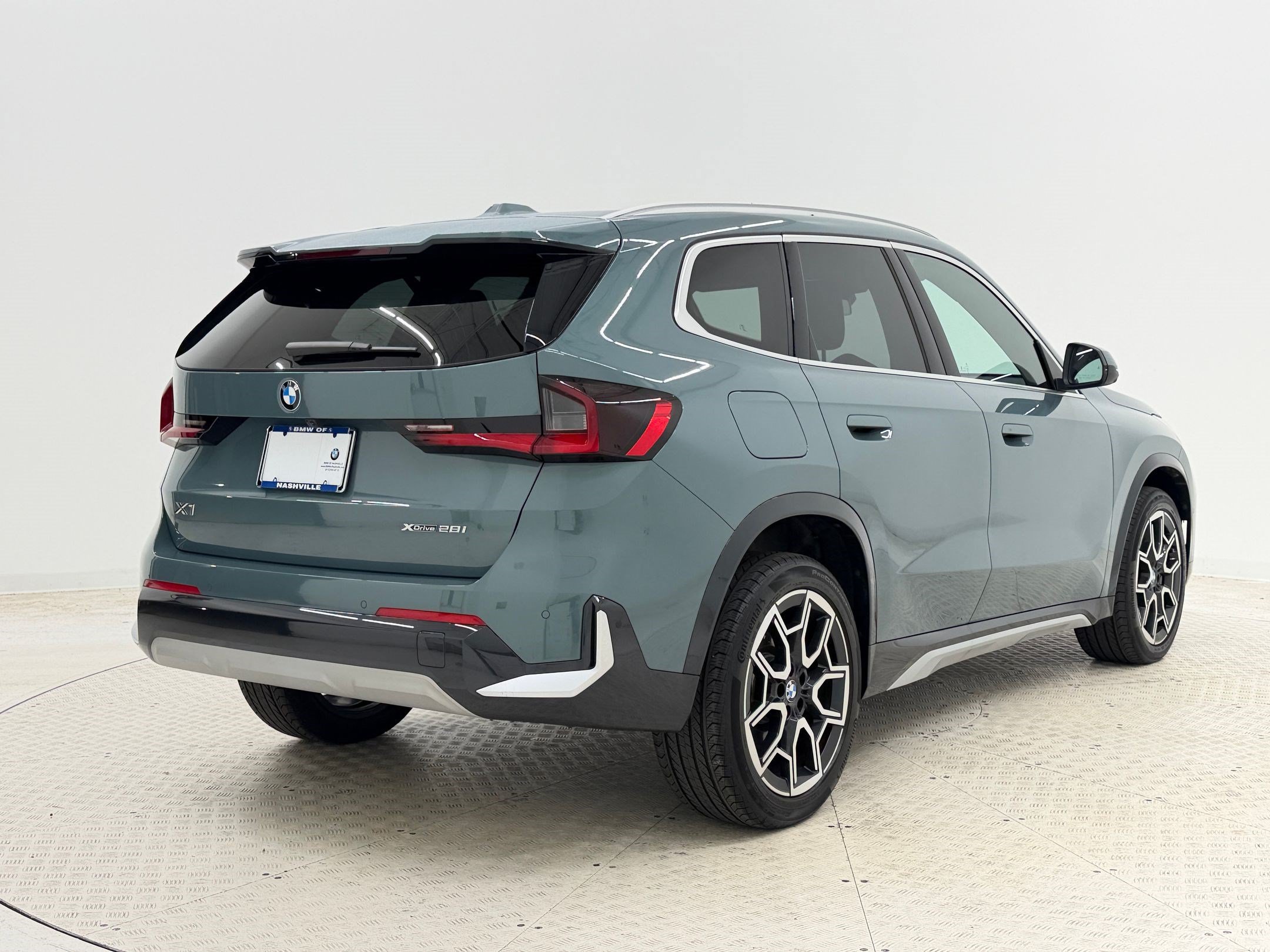 Used 2026 BMW X1 xDrive28i AWD/4WD image 9