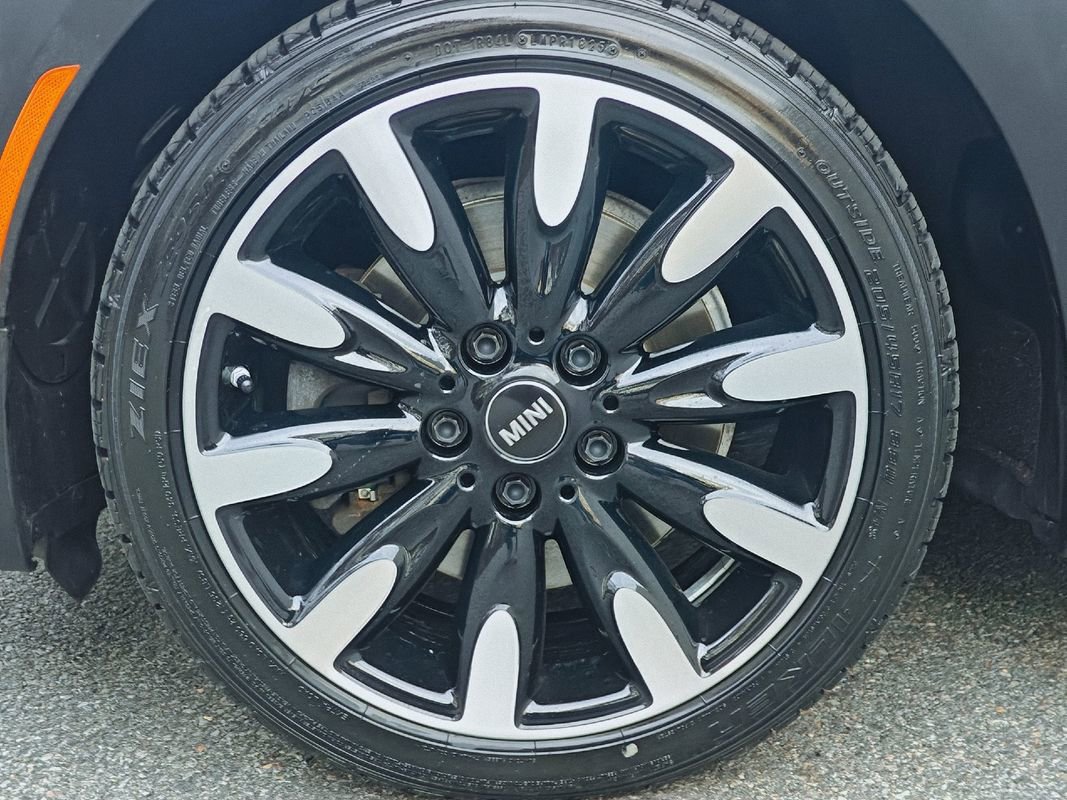 Used 2015 MINI Cooper S image 9