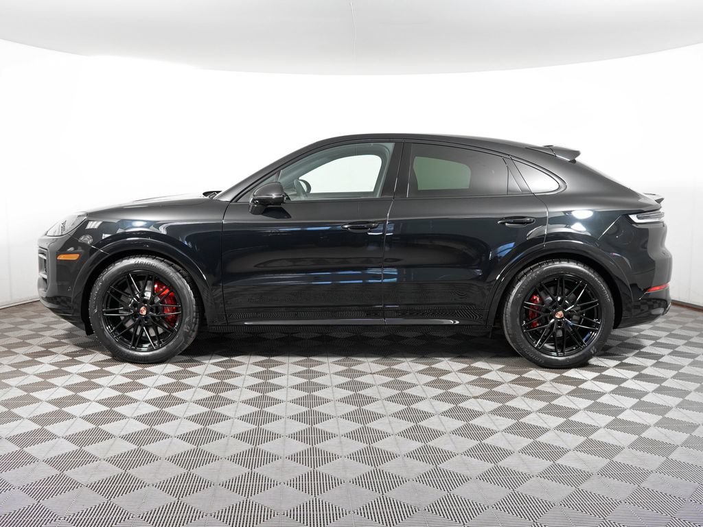 Used 2026 Porsche Cayenne GTS AWD/4WD image 2