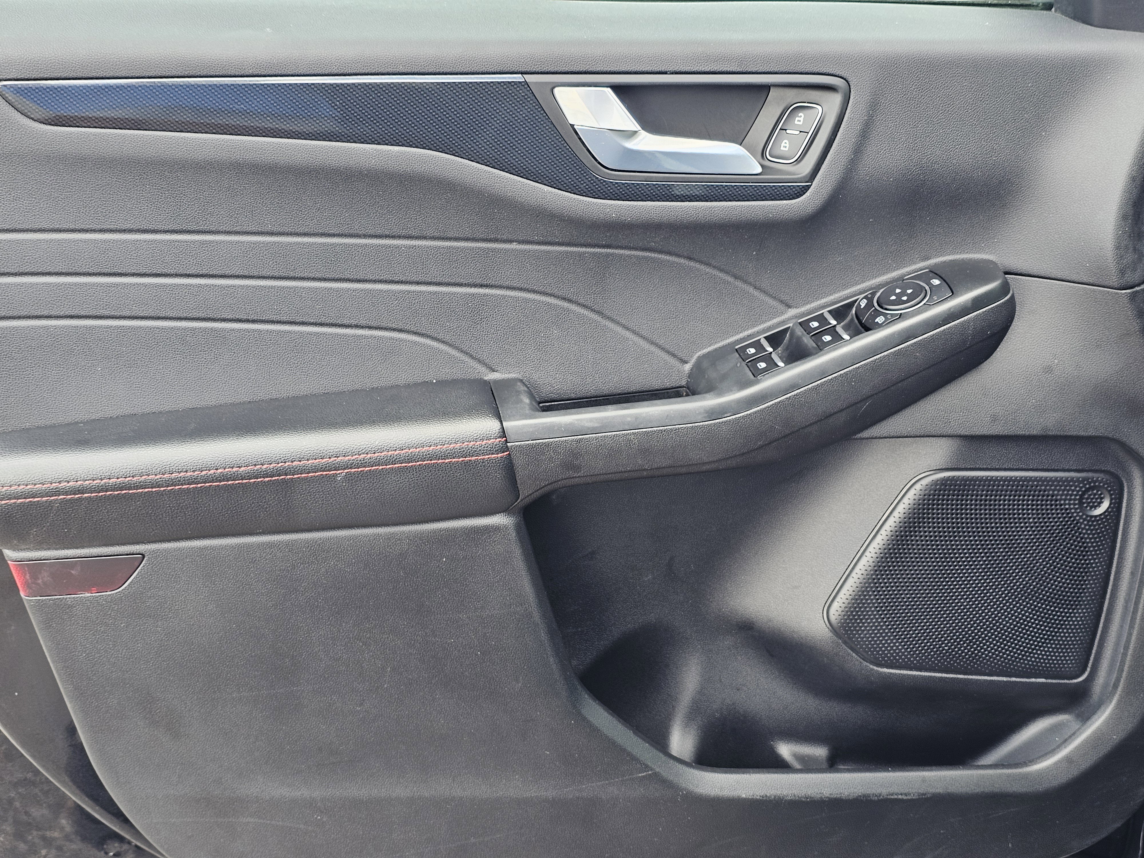 Used 2023 Ford Escape ST-Line image 15