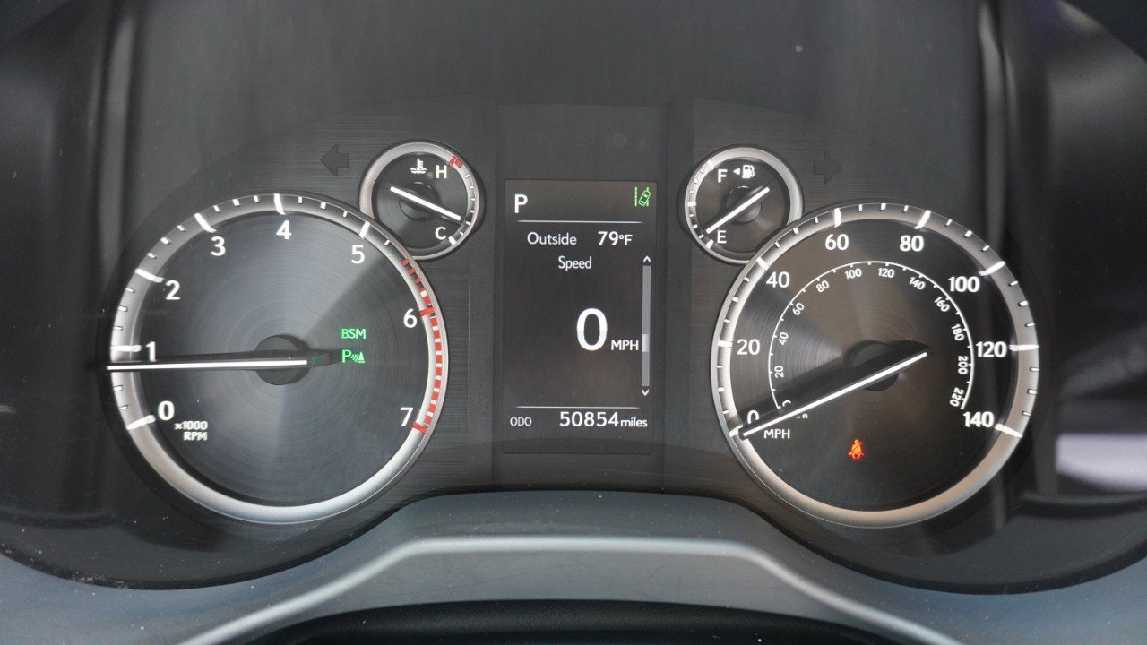 Used 2020 Lexus GX 460 Premium w/ Premium Package image 14