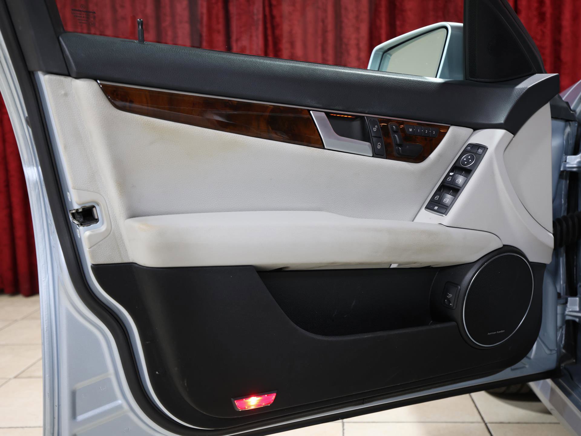 Used 2014 Mercedes-Benz C 250 Sedan image 11