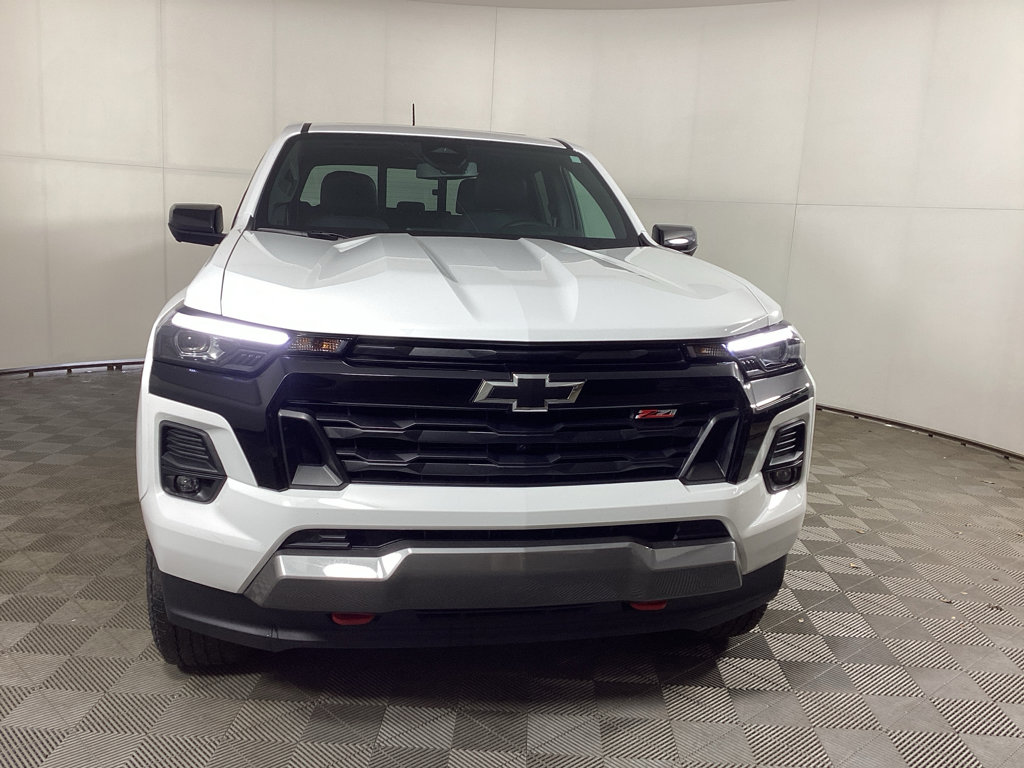 Used 2023 Chevrolet Colorado Z71 w/ Z71 Convenience Package 2 image 6