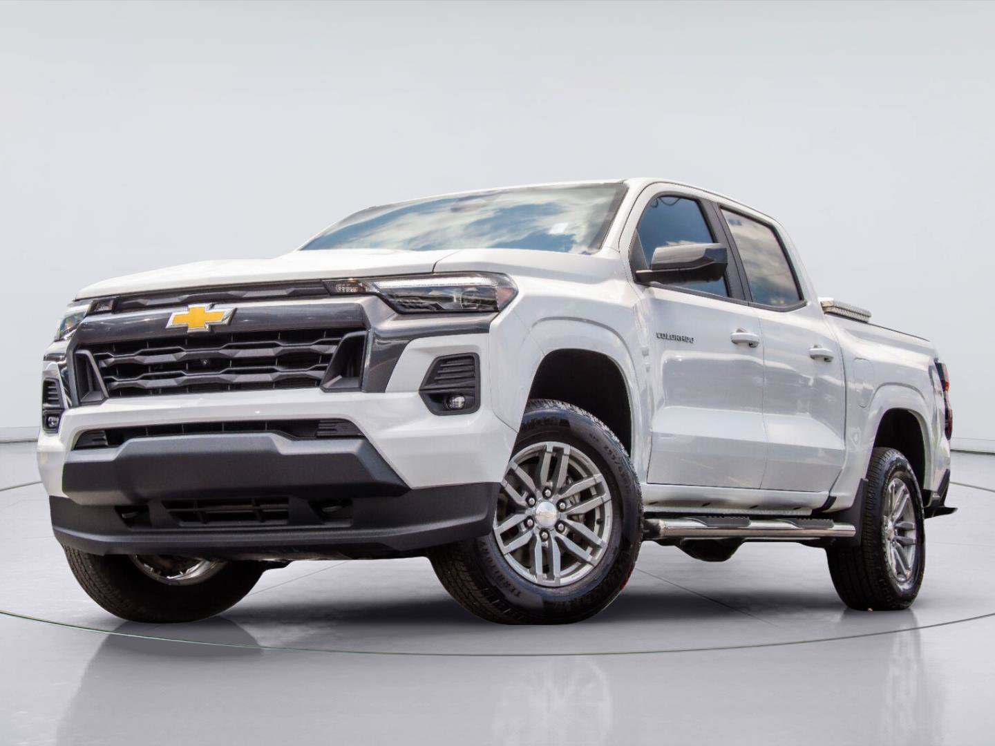 Used 2024 Chevrolet Colorado LT w/ LT Convenience Package III AWD/4WD image 1