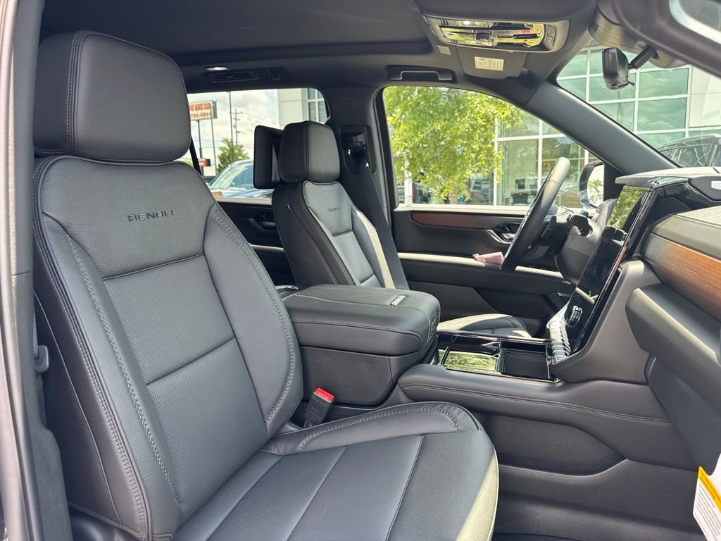 New 2026 GMC Yukon XL Denali w/ Advanced Technology Package AWD/4WD image 18