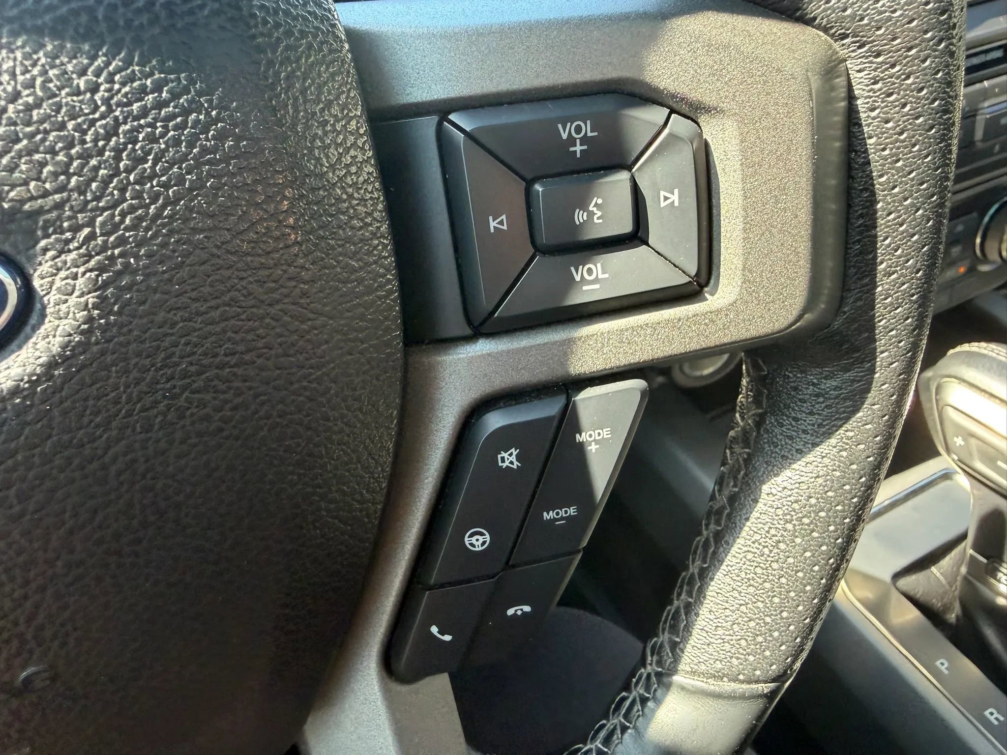 Used 2017 Ford F150 Raptor w/ Equipment Group 802A Luxury image 22