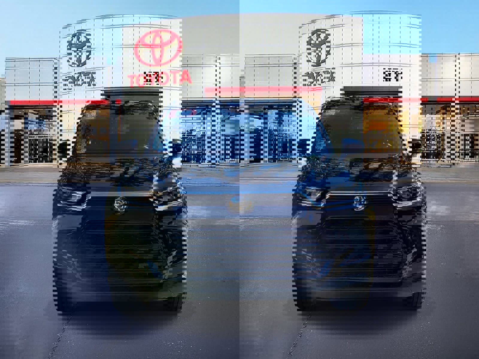 Used 2024 Toyota Grand Highlander XLE image 2