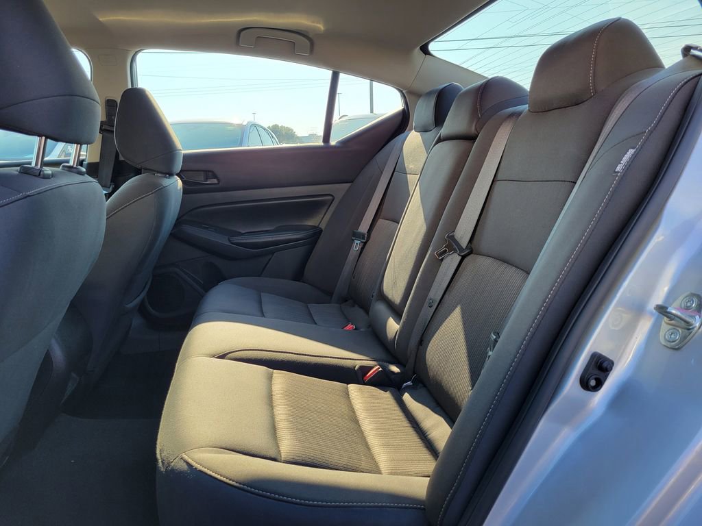 Used 2024 Nissan Altima 2.5 SV image 17