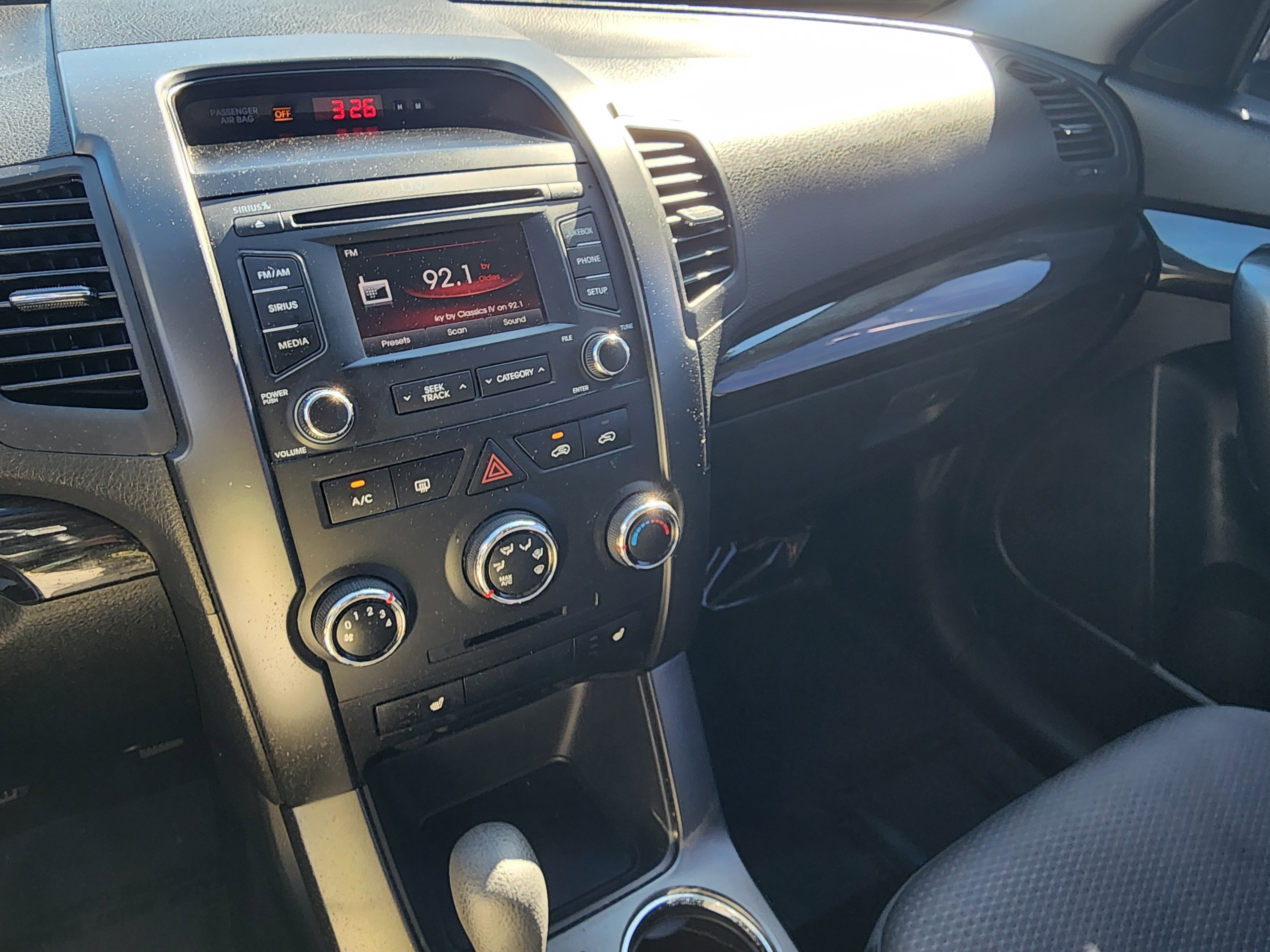 Used 2013 Kia Sorento LX w/ Convenience Pkg image 15