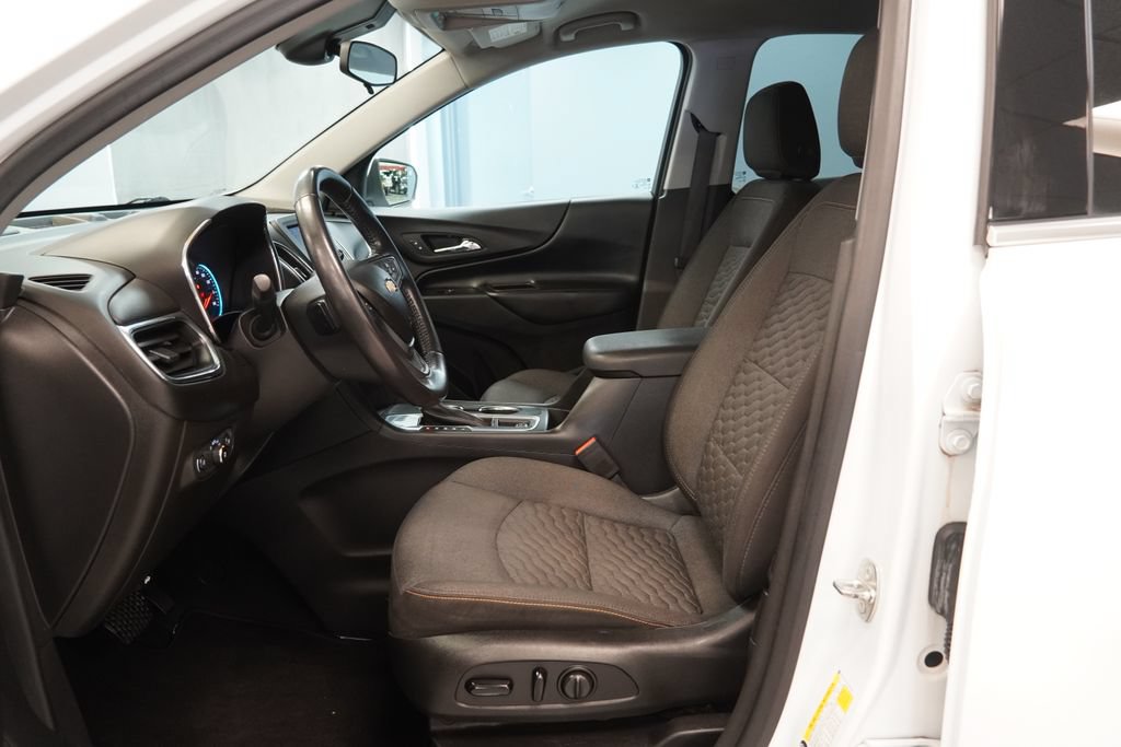 Used 2020 Chevrolet Equinox LT w/ Driver Convenience Package FWD image 5